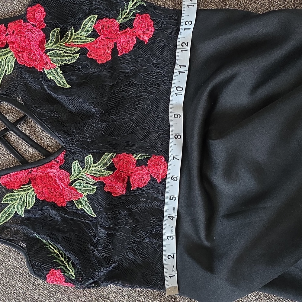 Elegant Black and Red Floral Lace Embroidered Cocktail Dress Spanish Inspired - Picture 7 of 7